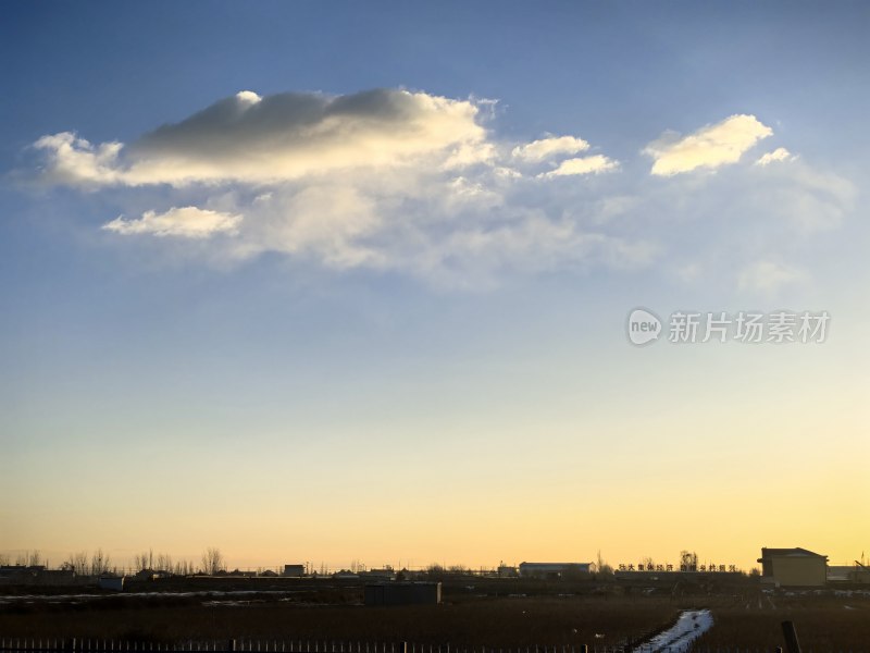 乡村野外天空云朵的自然美景