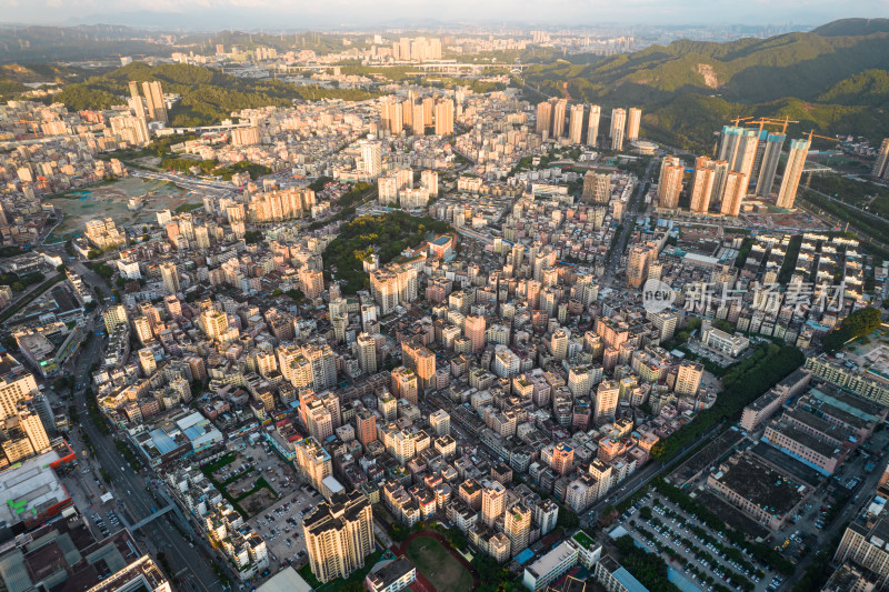 深圳宝安区石岩街道城镇风光航拍图