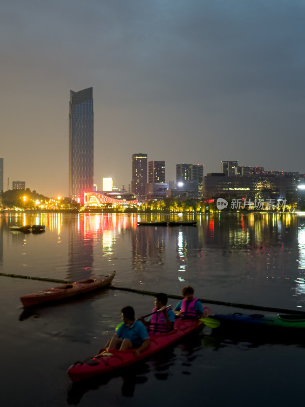 成都兴隆湖城市风光夜景天际线