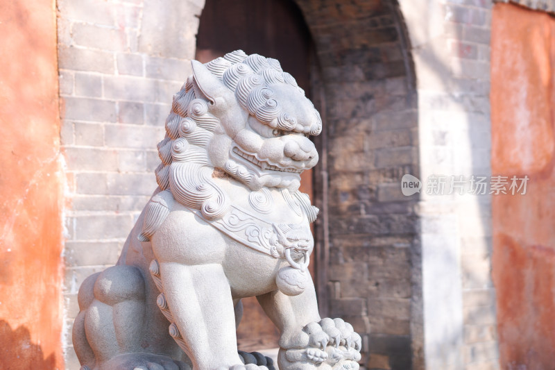 北京市门头沟区灵岳寺的石狮子