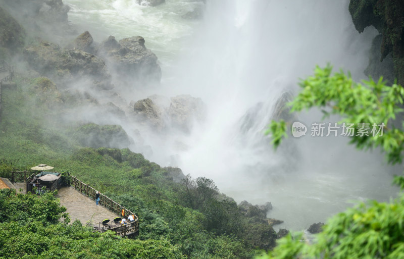 峡谷山川瀑布水流奔腾大自然风光