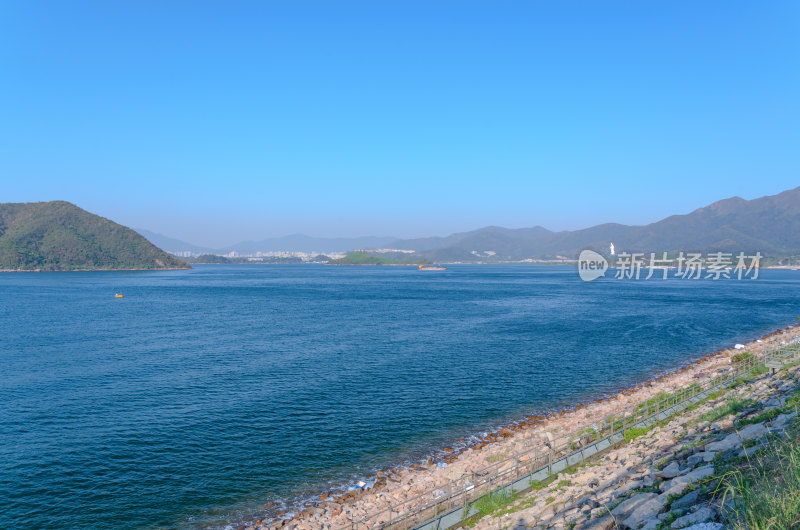 香港大浦大美督船湾淡水湖滨海堤坝