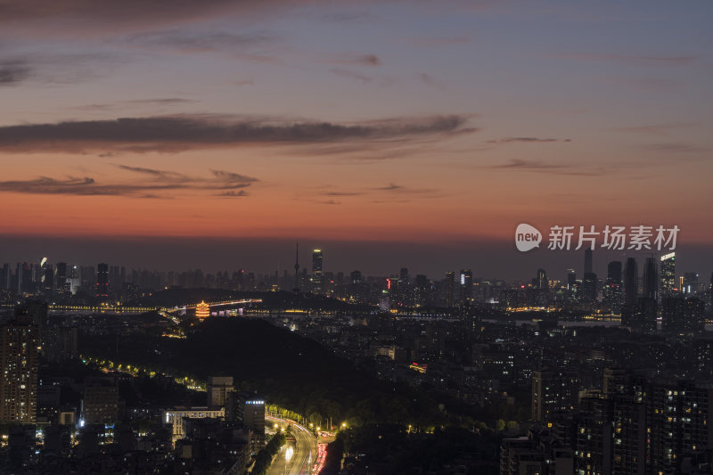 夜幕下灯火辉煌的武汉城市夜景全景