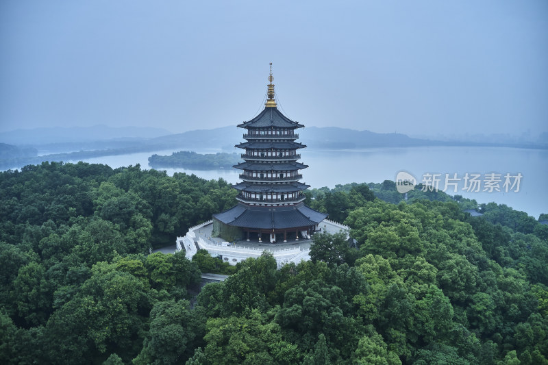 清晨时分的雷峰塔