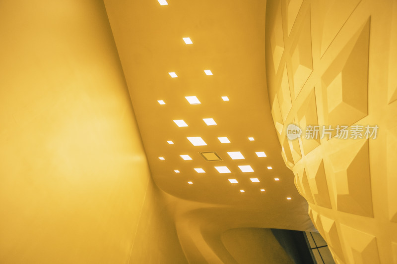 南京保利大剧院-现代室内装饰风格黄色墙面