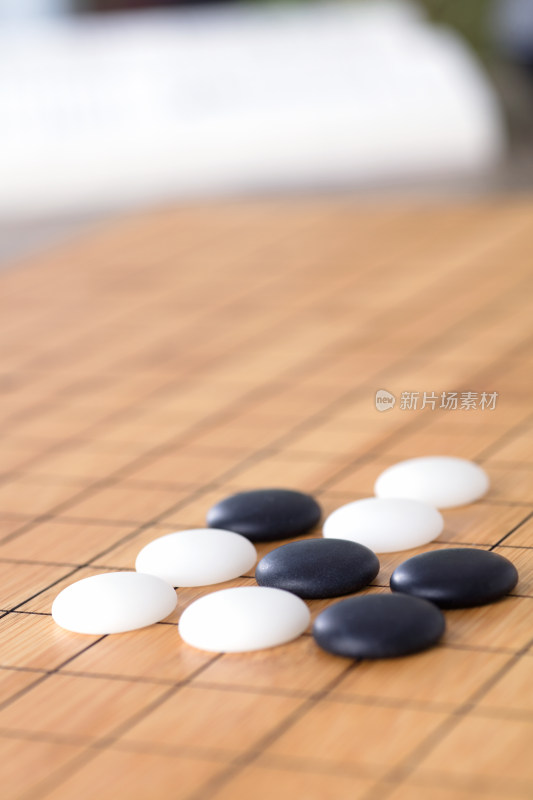 棋盘上分布的棋子