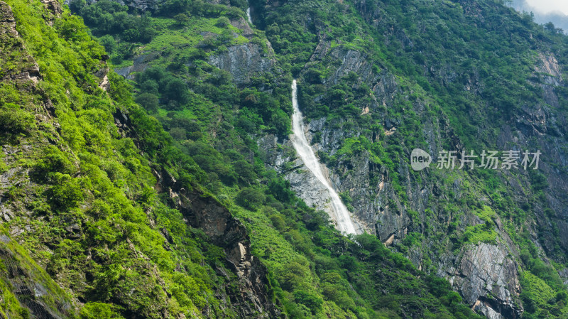 丽江虎跳峡高路徒步