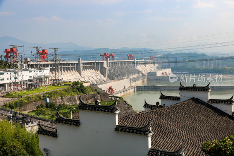 三峡大坝坝体，中堡岛主题公园视角