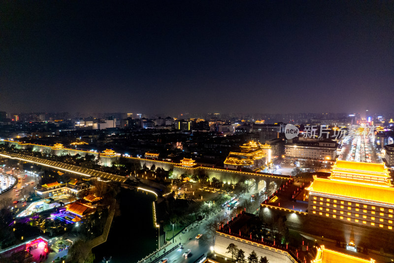 西安城墙永宁门夜景灯光航拍摄影图