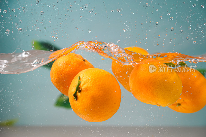 沃柑入水瞬间特写