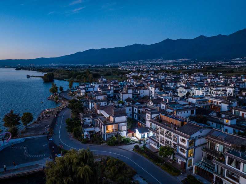 云南大理洱海夜景磻溪村庄乡镇航拍