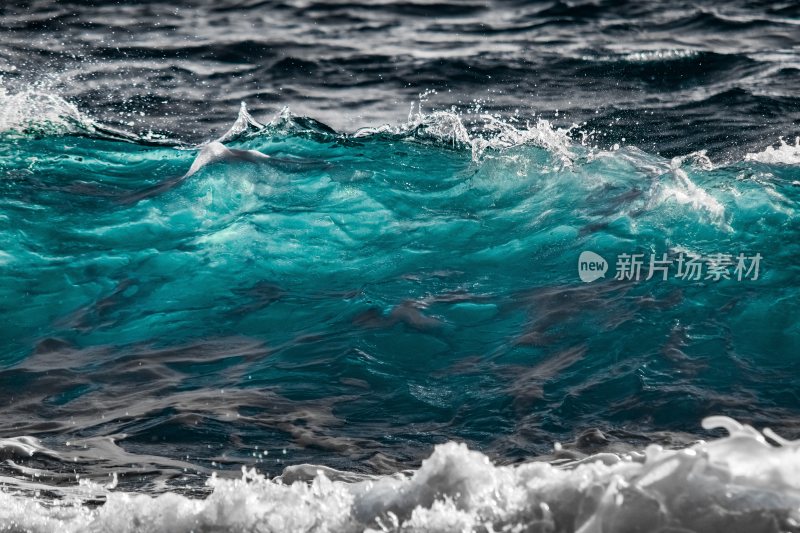 大海海浪波涛汹涌浪花巨浪