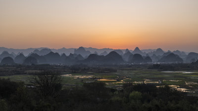 桂林喀斯特地貌群山