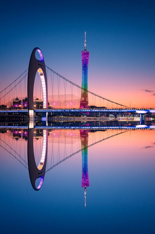广州塔与猎德大桥夜景