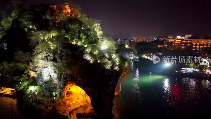 桂林象鼻山夜景航拍图