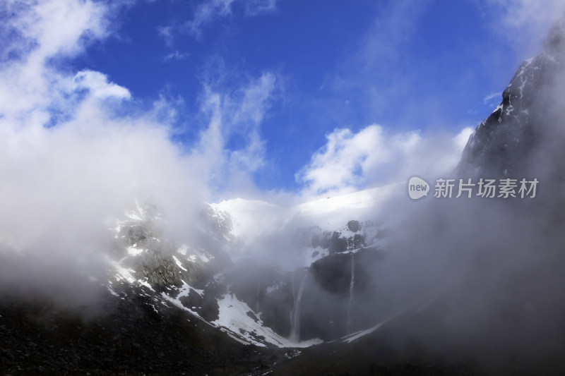 米尔福德峡湾：新西兰南岛的壮丽奇迹