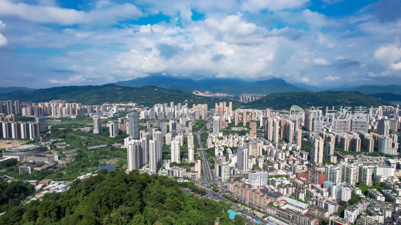 福建龙岩城市大景蓝天白云航拍