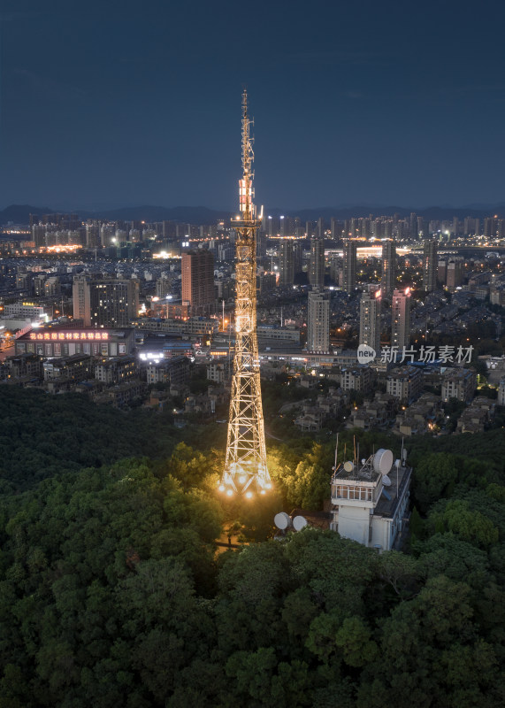 安徽省马鞍山市佳山信号发射塔夜景城市风光