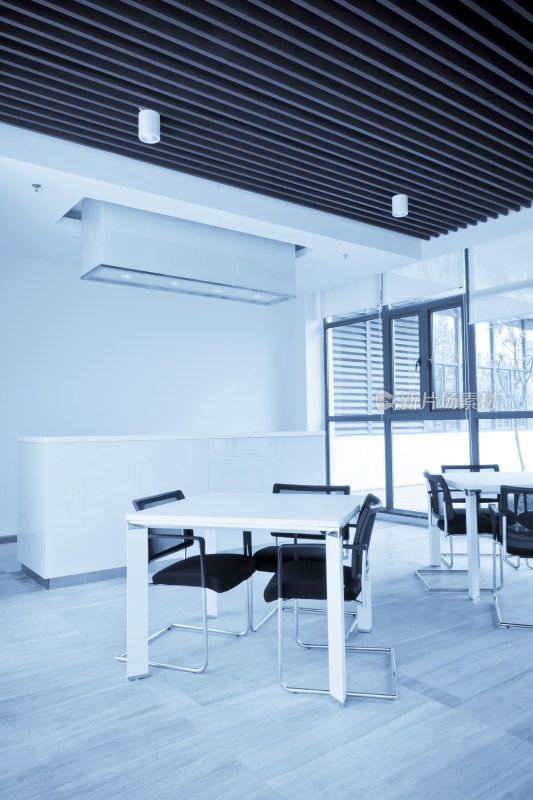 现代简约风格的办公室室内空间