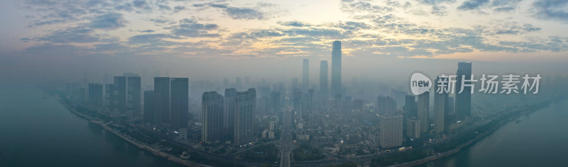 长沙城市清晨日出迷雾航拍全景图