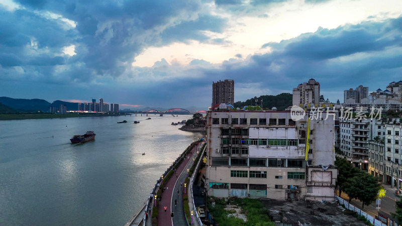 梧州西江晚霞夜景航拍图