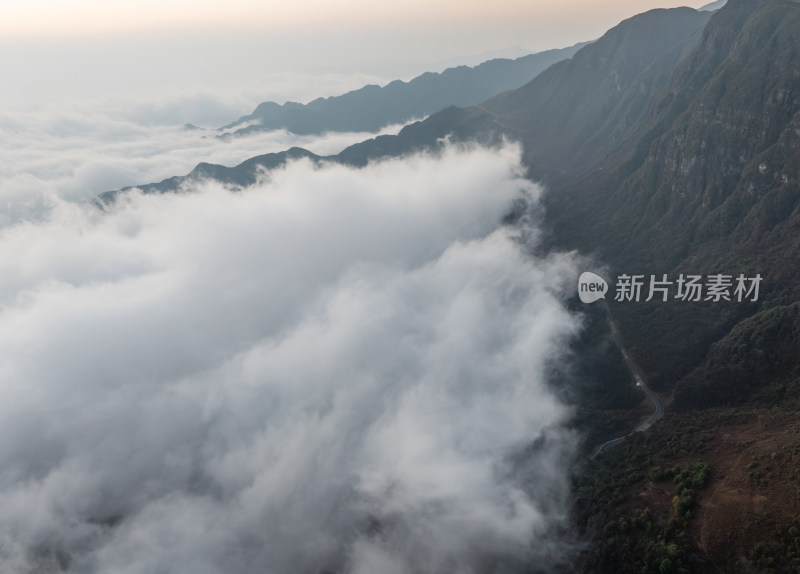 贵州六盘水坡上草原云海日出风景风光