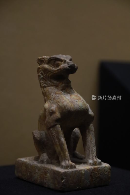 古代兽形石雕文物特写