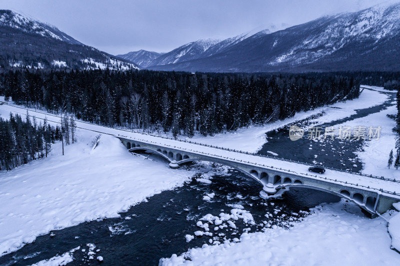 新疆阿勒泰喀纳斯冬季雪景