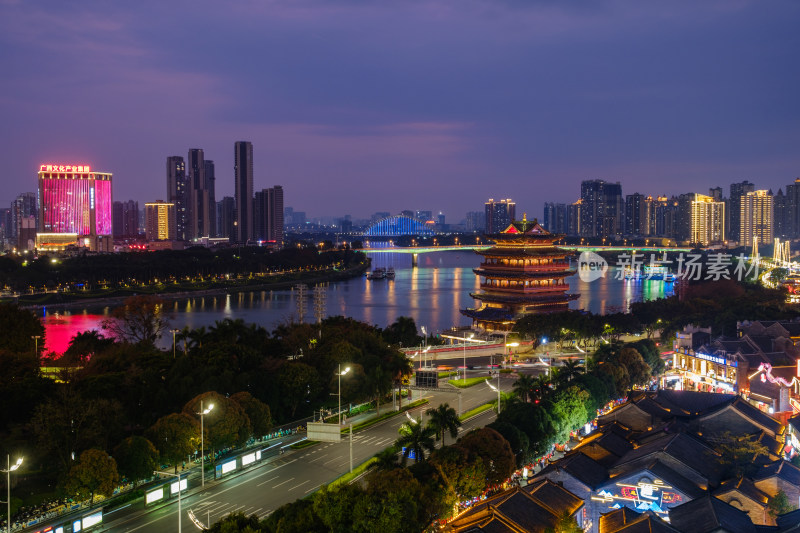 南宁地标畅游阁三街两巷夜景