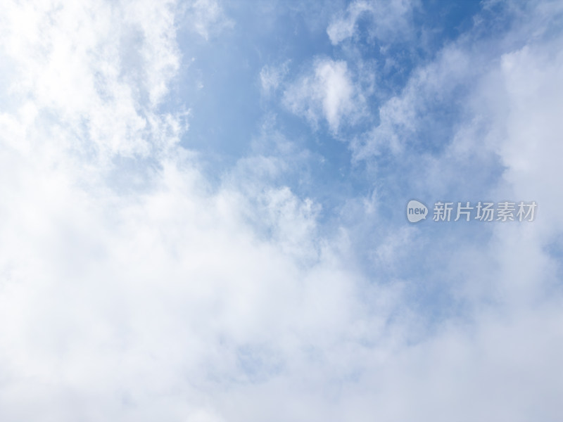 无人机高空航拍的天空