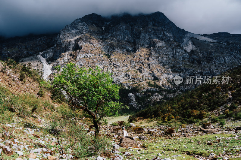 丽江玉龙雪山干河坝山脊线