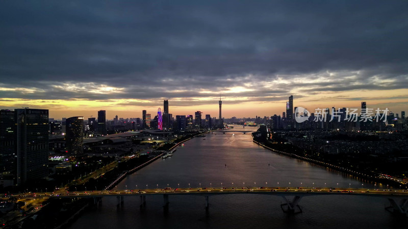 航拍广州珠江新城晚霞夜景