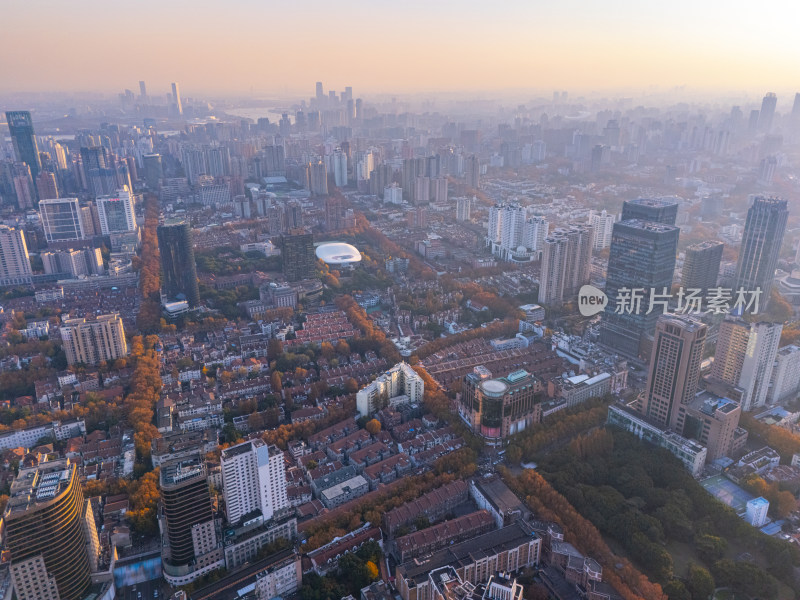 航拍上海市区黄昏美景