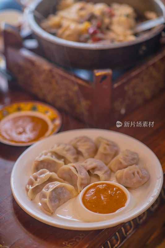 西藏拉萨市藏餐美食牦牛肉饺子