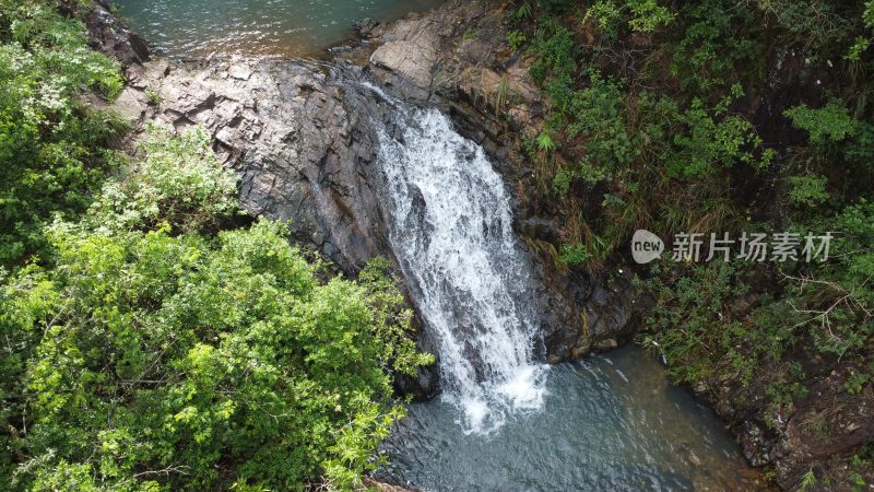 广东东莞：银瓶山森林公园清溪景区瀑布