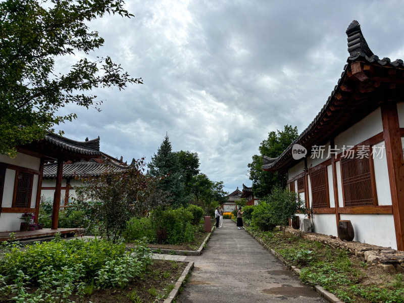 吉林延边长白山百花谷朝鲜族古村落的建筑