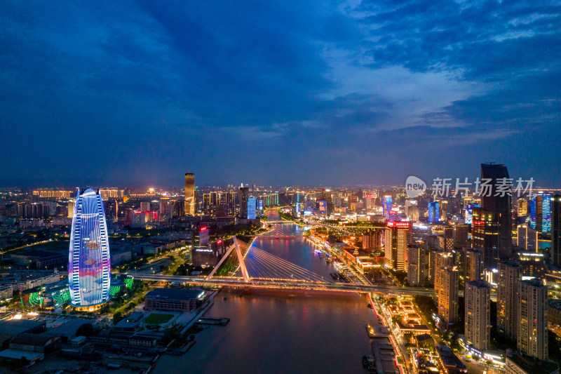 浙江宁波城市夜幕降临夜景灯光航拍摄影图