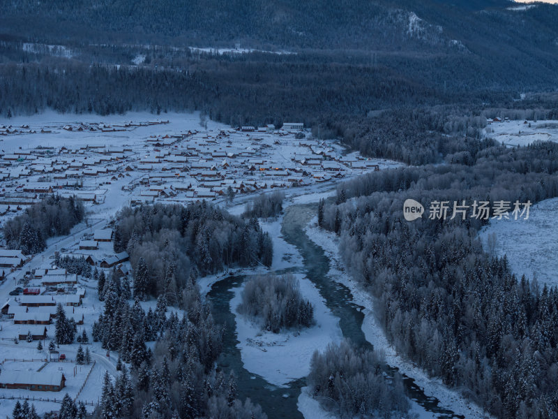 新疆北疆阿勒泰禾木冬季雪景童话世界航拍