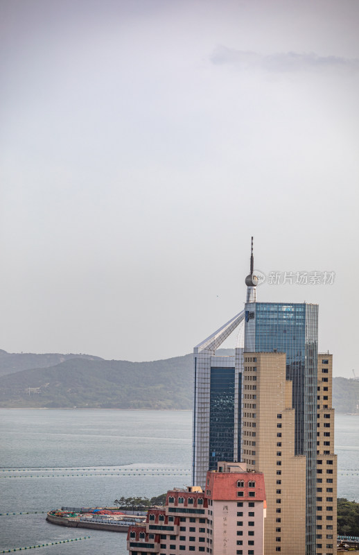 青岛栈桥海滨海岸城市建筑景观航拍高视角