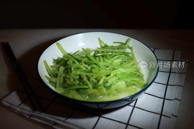 中国菜：炒芹菜