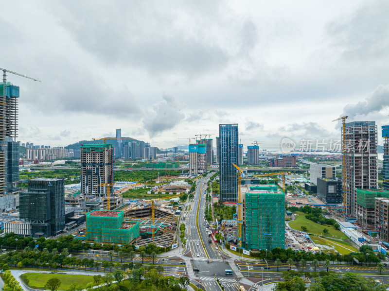 雨中的城市