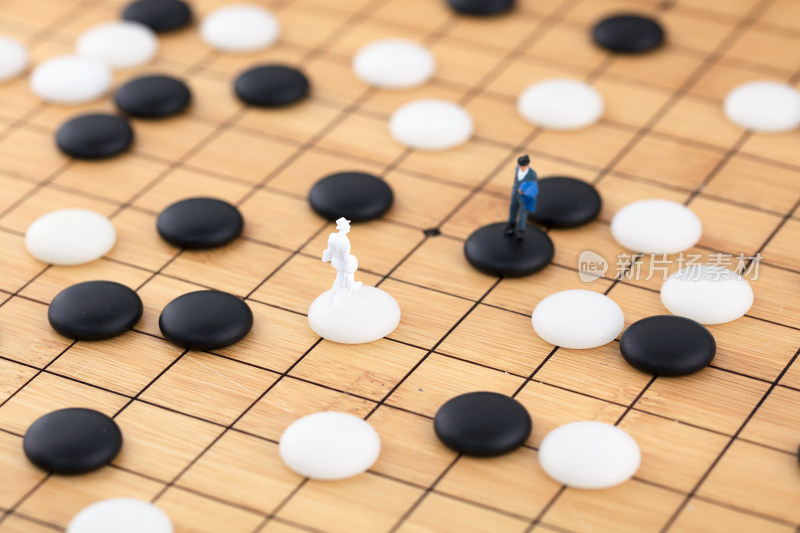 微缩创意围棋棋盘上商人合作与竞争