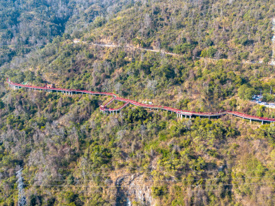 仙游大蜚山山林间的公路及周边村庄航拍景象