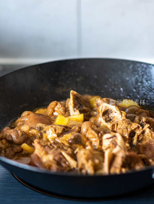 土豆炖鸡家常菜