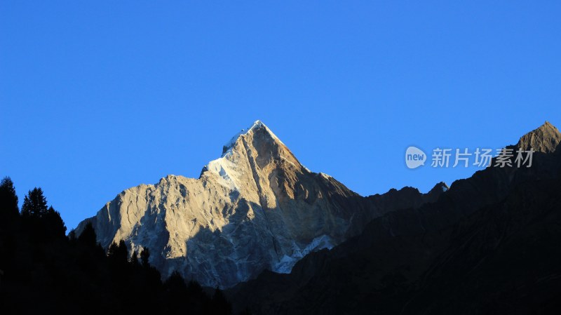 四姑娘山