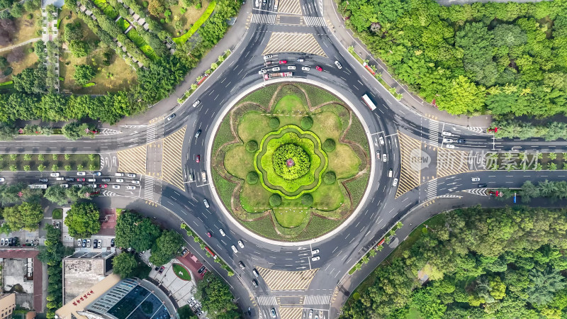 城市绿化植物眉山交通转盘航拍图