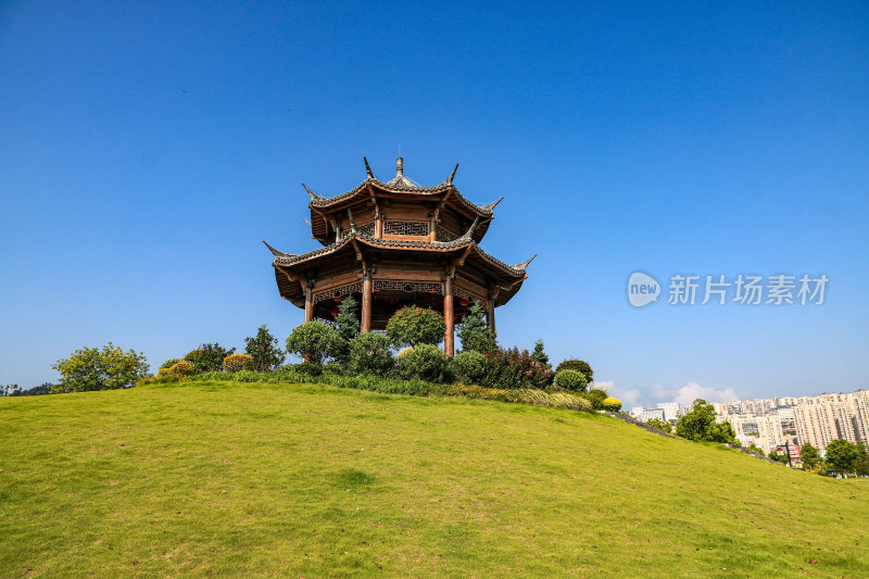 湖北秭归木鱼岛天问公园天问阁，亭台楼阁