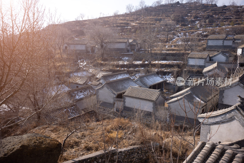 北京门头沟大山里烂尾的旅游村