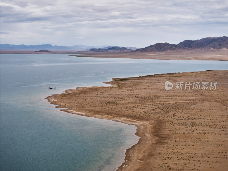新疆双色湖
