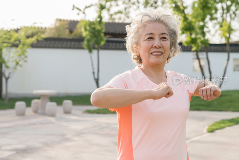 老年女人健康运动